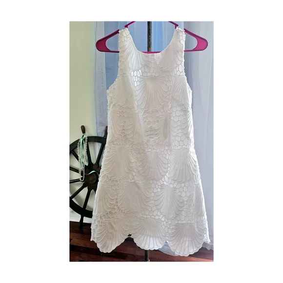 White Scallop Lace Fabric - Picture 2 of 15